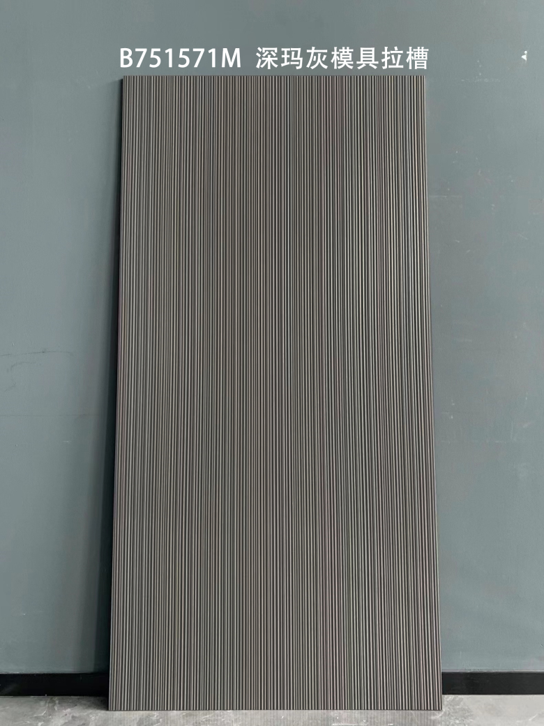 B751571M.jpg